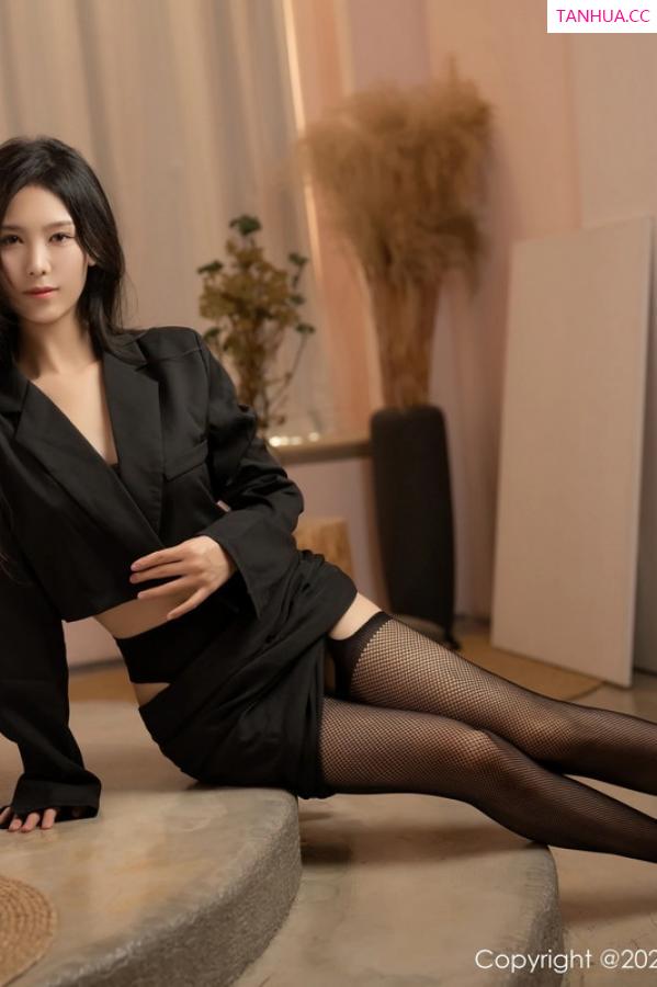 陈若依 抖娘利世 [XiuRen]高清写真图 2023.08.02 No.7175 利世 黑丝美腿第7张图片